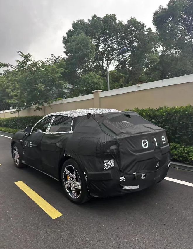 Online Casino:年輕人的第一輛 SUV?小米新車路試諜照曝光,預計2025年發佈