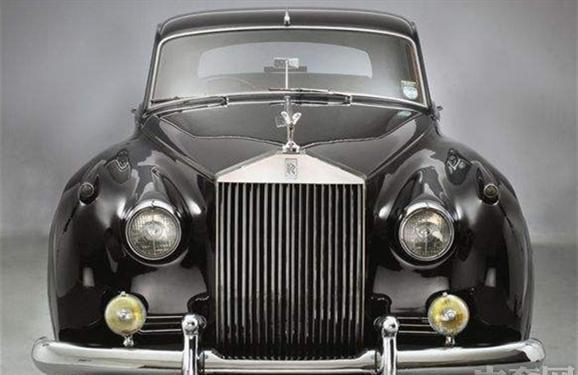 {六合彩}(劳斯莱斯银魅内饰图片大全)