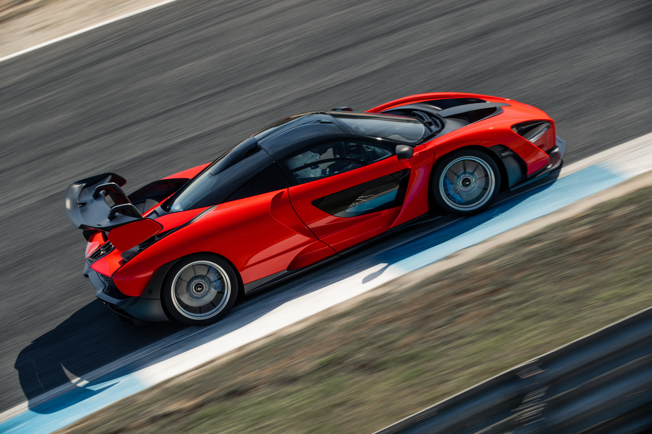 {網上賭場}(迈凯伦塞纳多少钱一台)