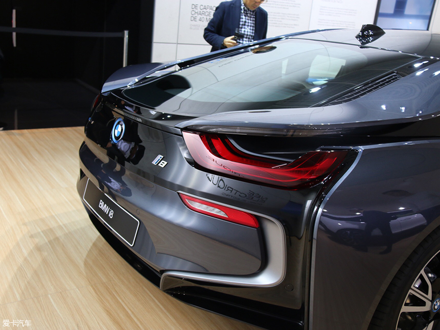 {捕魚機}(宝马i8三缸怎么动力那么大)