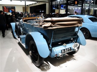 {賭波}(劳斯莱斯银魅长什么样子)